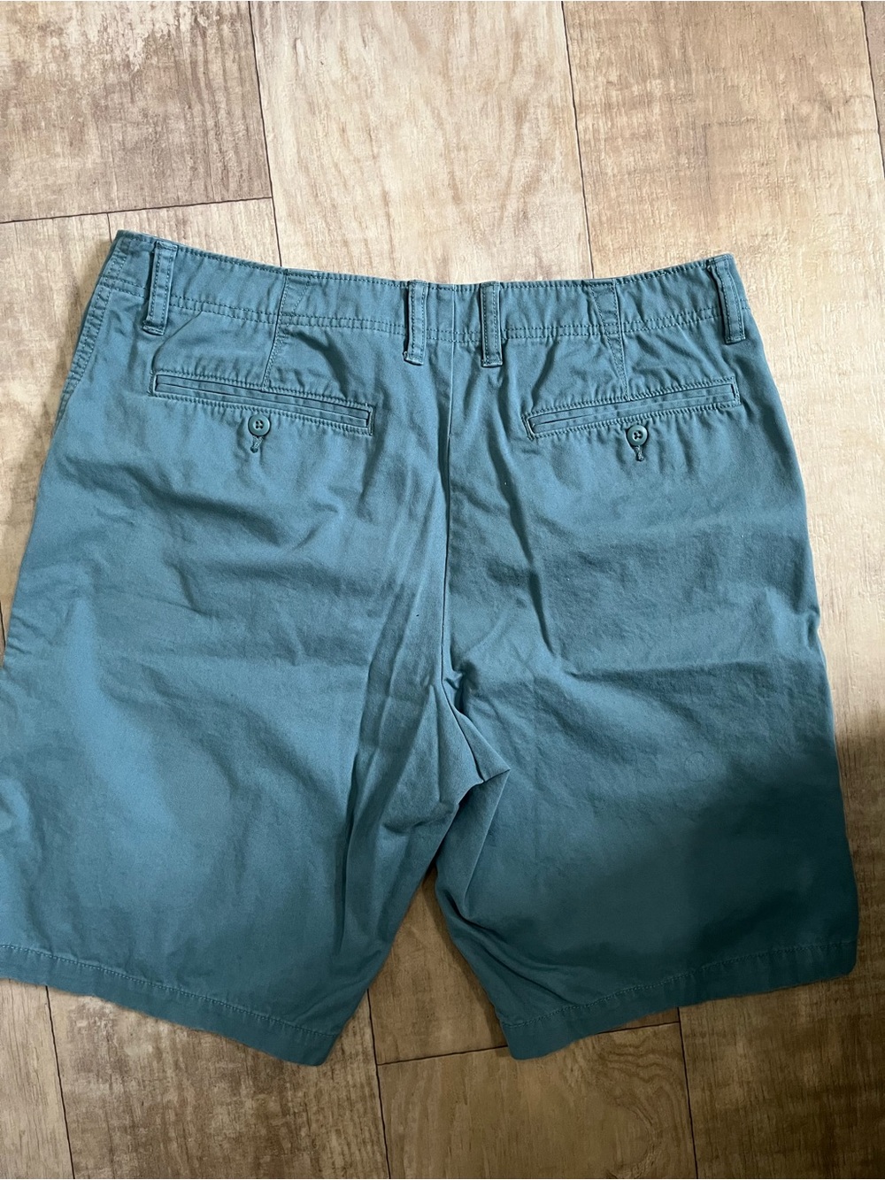 Men’s old navy shorts - Picture 6 of 6